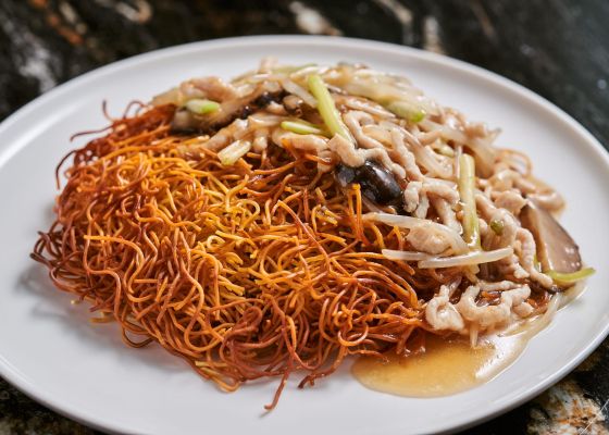 Crispy Noodles with Shredded Pork and Vegetables